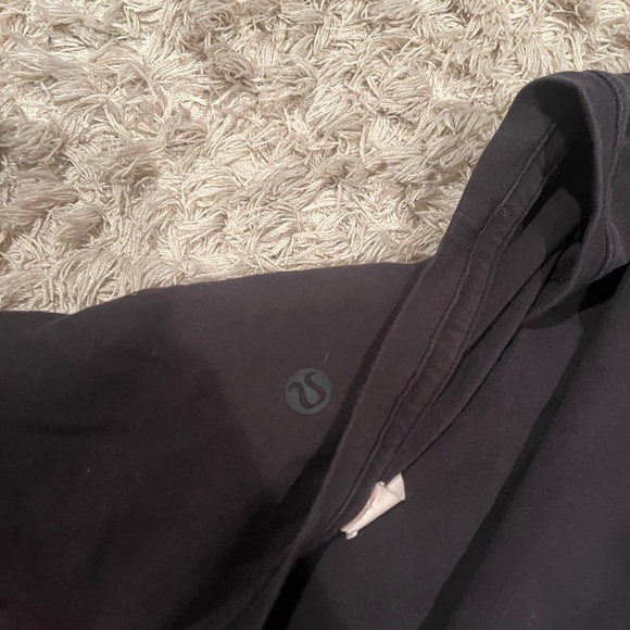 lululemon tee - Picture 4 of 4